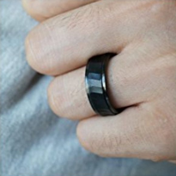 Men's Tungsten Wedding Band (8mm). Black Hammered Finish Tungsten Carbide Ring - Picture 2 of 4